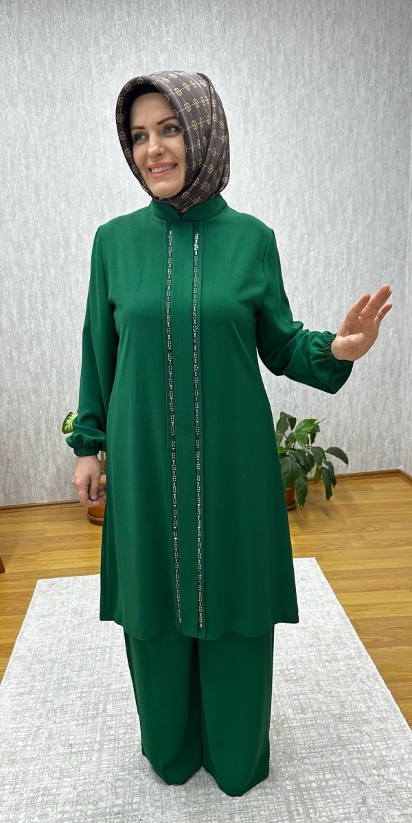 çift sıra taş detaylı zümrüt pantolonlu takım - Görsel 4