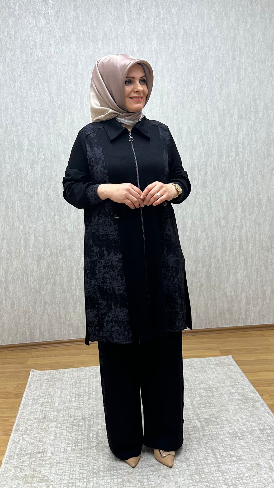 siyah fermuarlı oysho takım